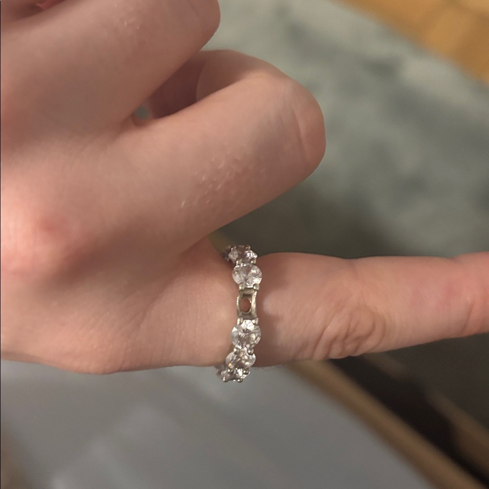 Elegant Silver CZ Ring - Picture 4 of 4